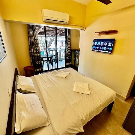 Hotel White Season Калангут Экстерьер фото