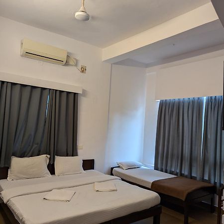 Hotel White Season Калангут Экстерьер фото