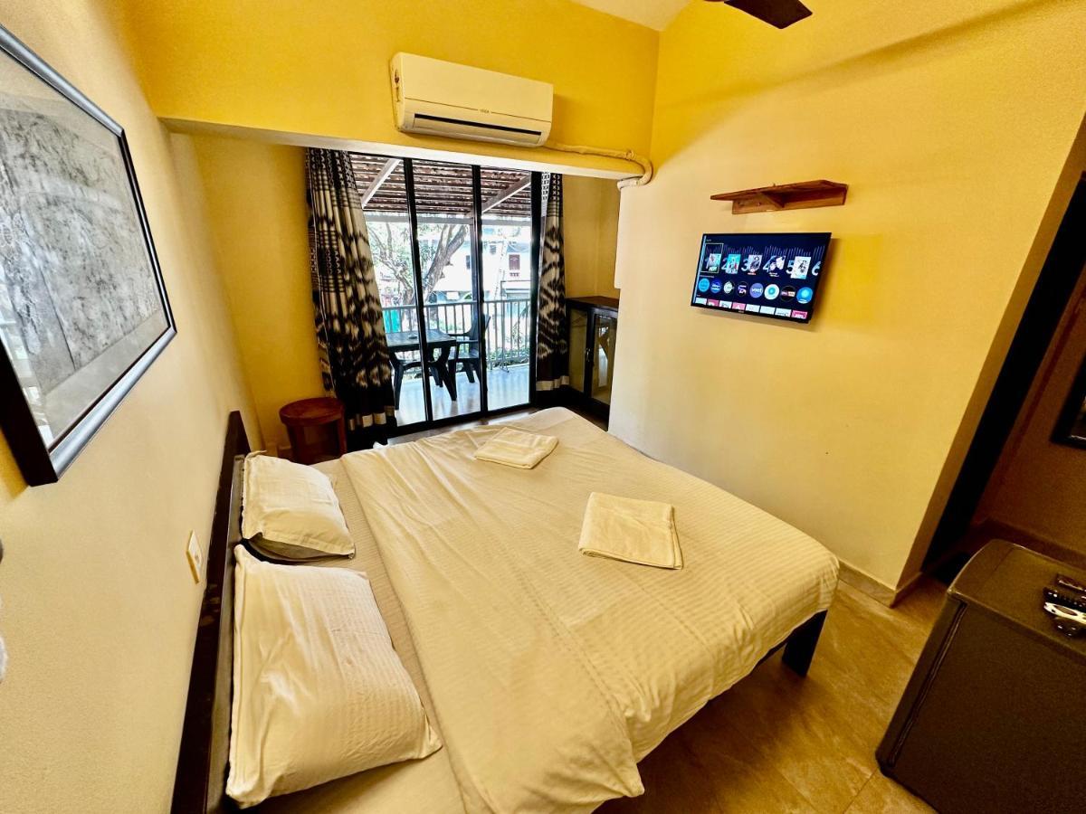 Hotel White Season Калангут Экстерьер фото