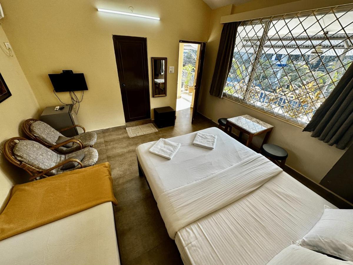 Hotel White Season Калангут Экстерьер фото